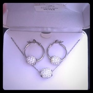 Sterling silver necklace and earring set 💎